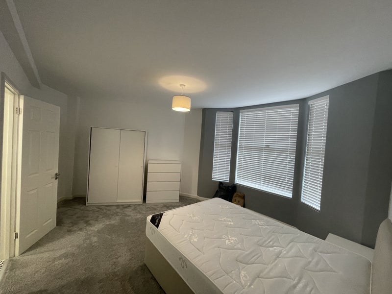 Room Higham Hill Road in Greater London