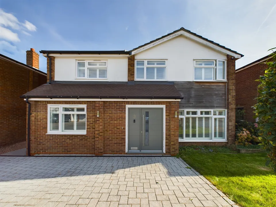 House School Close in Little Missenden