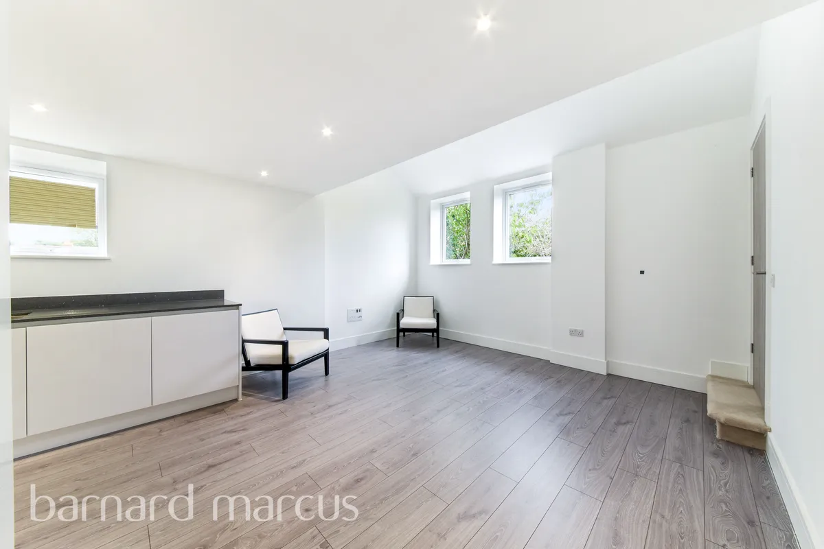 Flat Lime Grove in Greater London