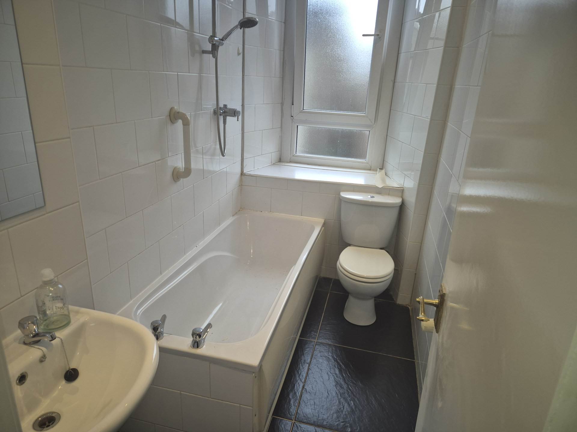 Flat Cumbernauld Road in Glasgow