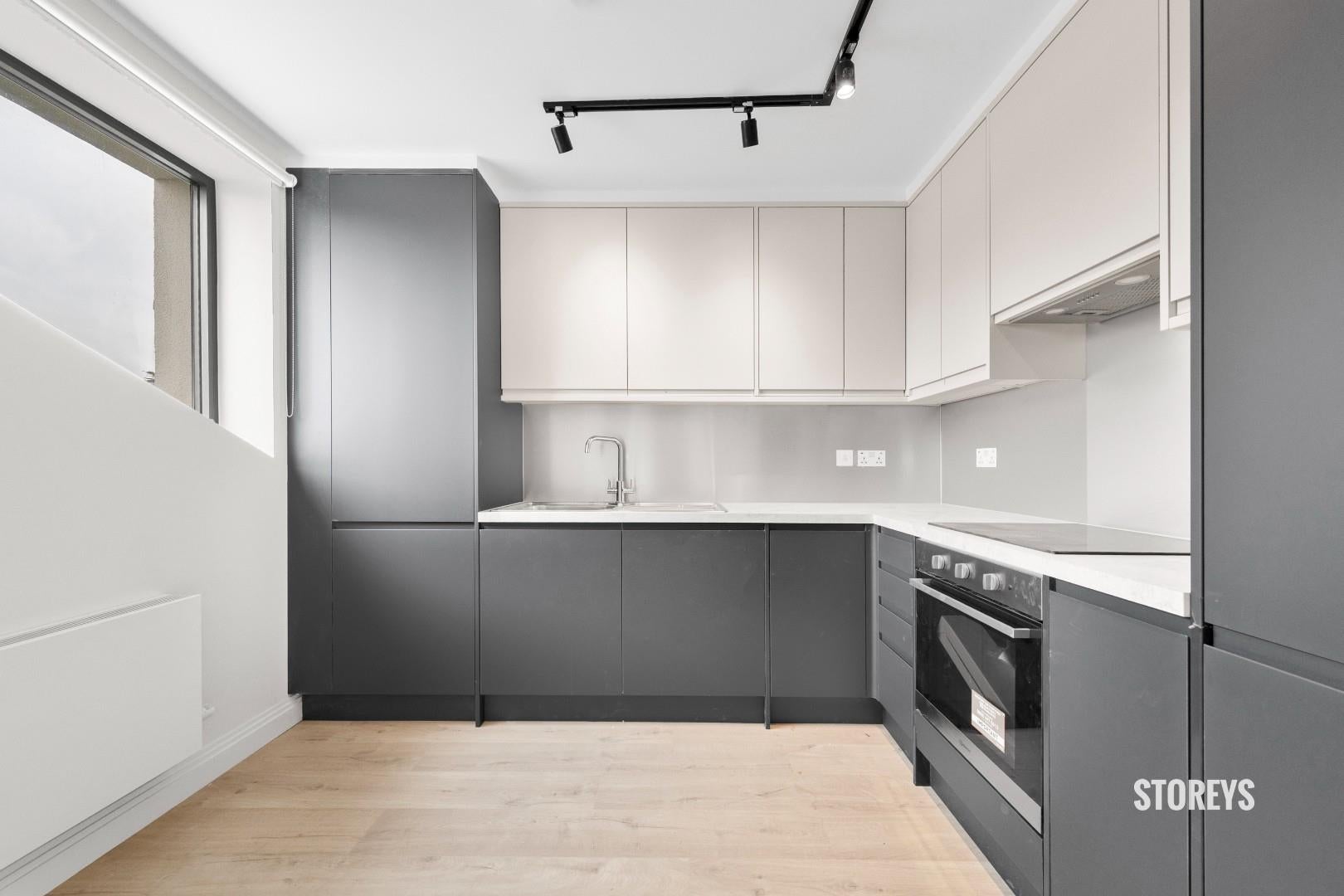 Flat Akeman Street in Tring