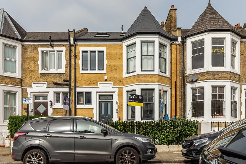 Flat Kyverdale Road in Greater London