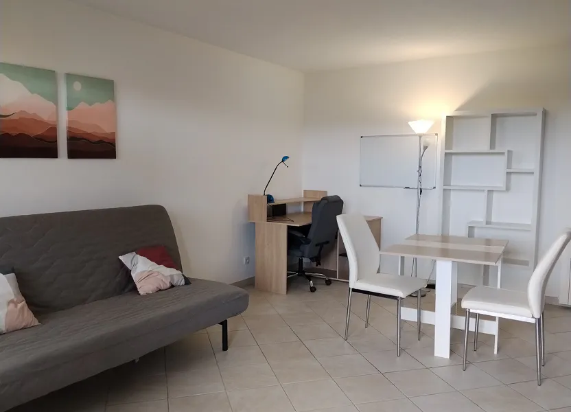 Flat Rue du Pileu in Massy