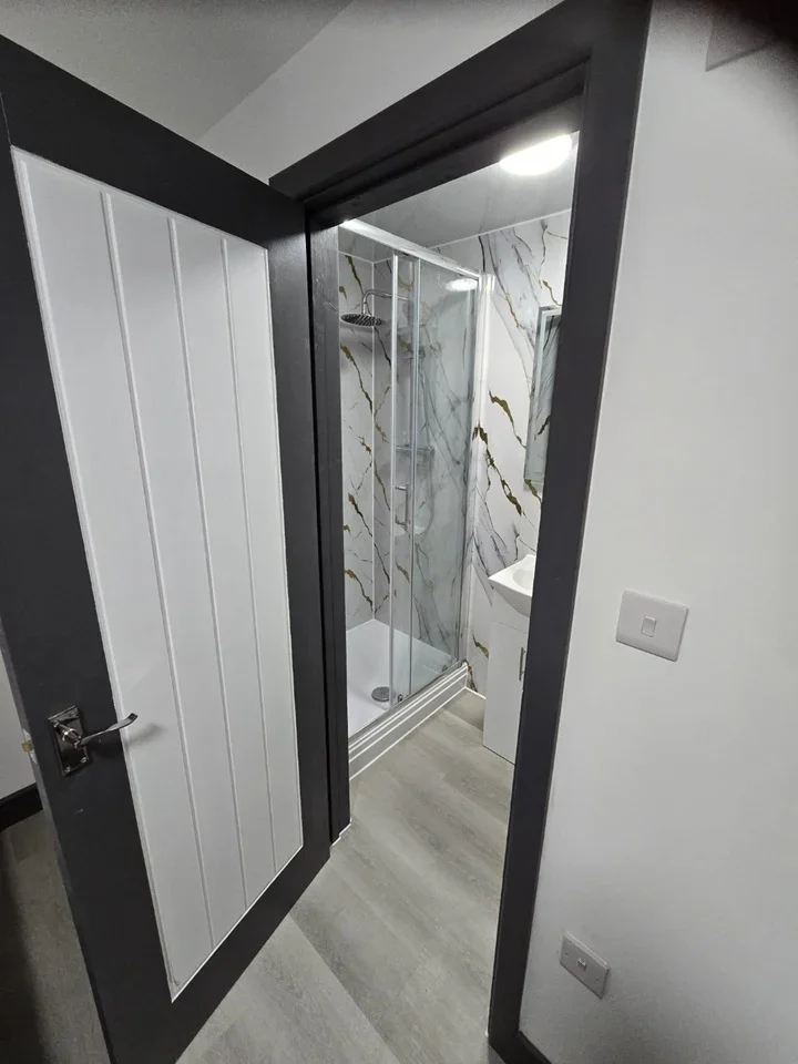 Flat Meadow Close in Greater London