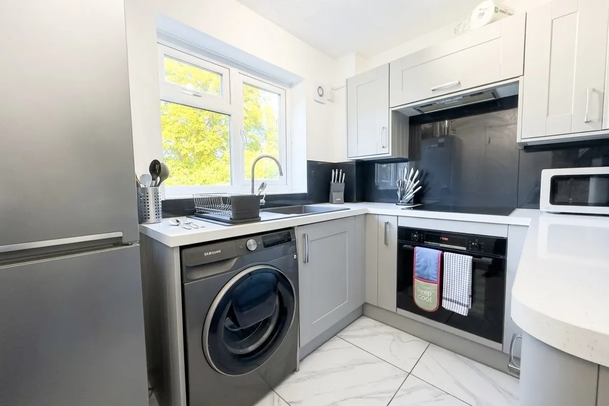 Flat Eaton Road in Greater London