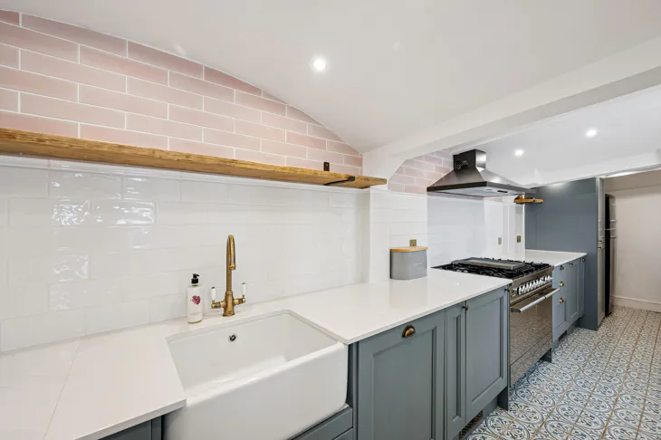 Flat Cornwall Gardens in Greater London