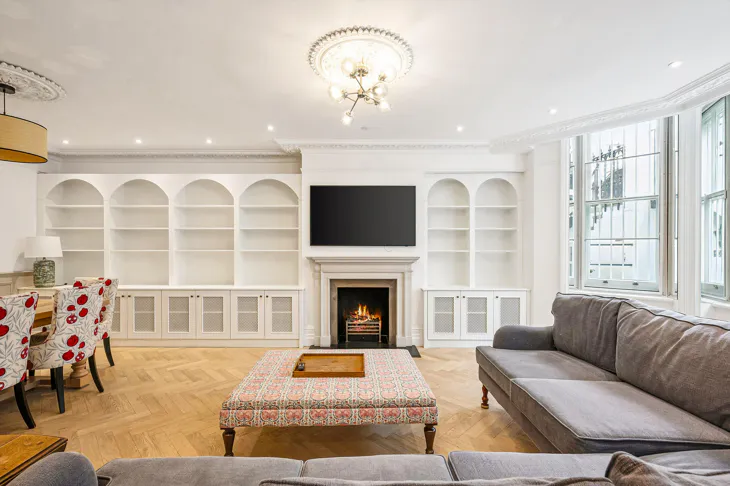 Flat Cornwall Gardens in Greater London