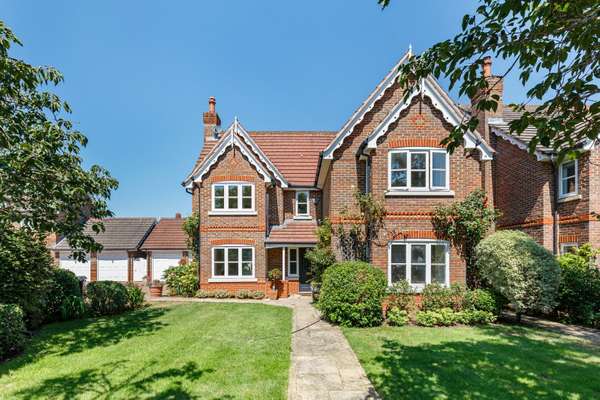House Bainbridge Close in Greater London