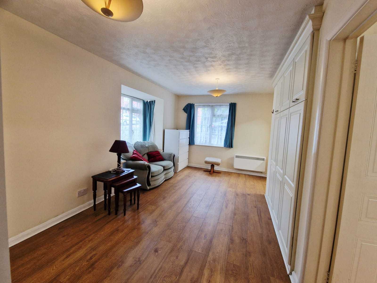 Flat Ridge Court in Coventry
