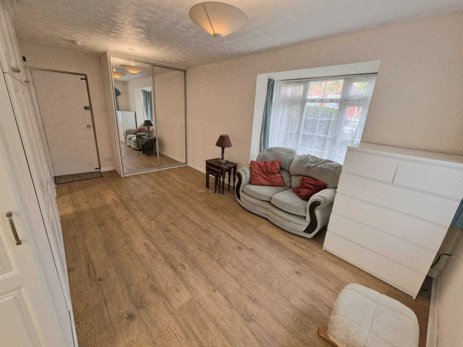 Flat Ridge Court in Coventry