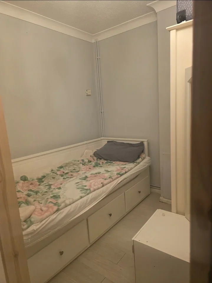 Room Trent Road in Slough