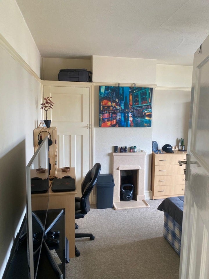 Room Monks Park Avenue in Bristol