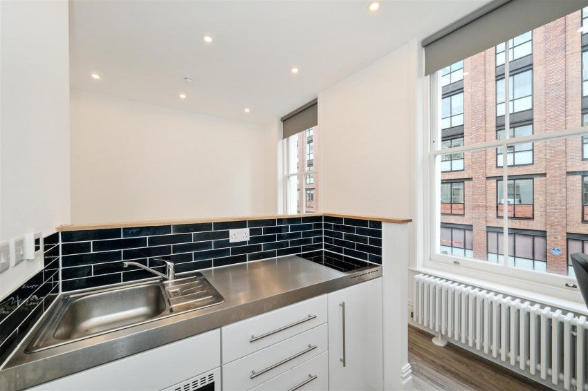Flat Fulham Road in Greater London