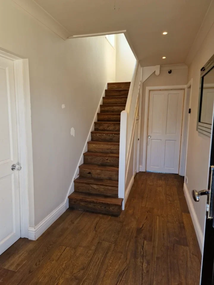 Room Manser Road in Greater London