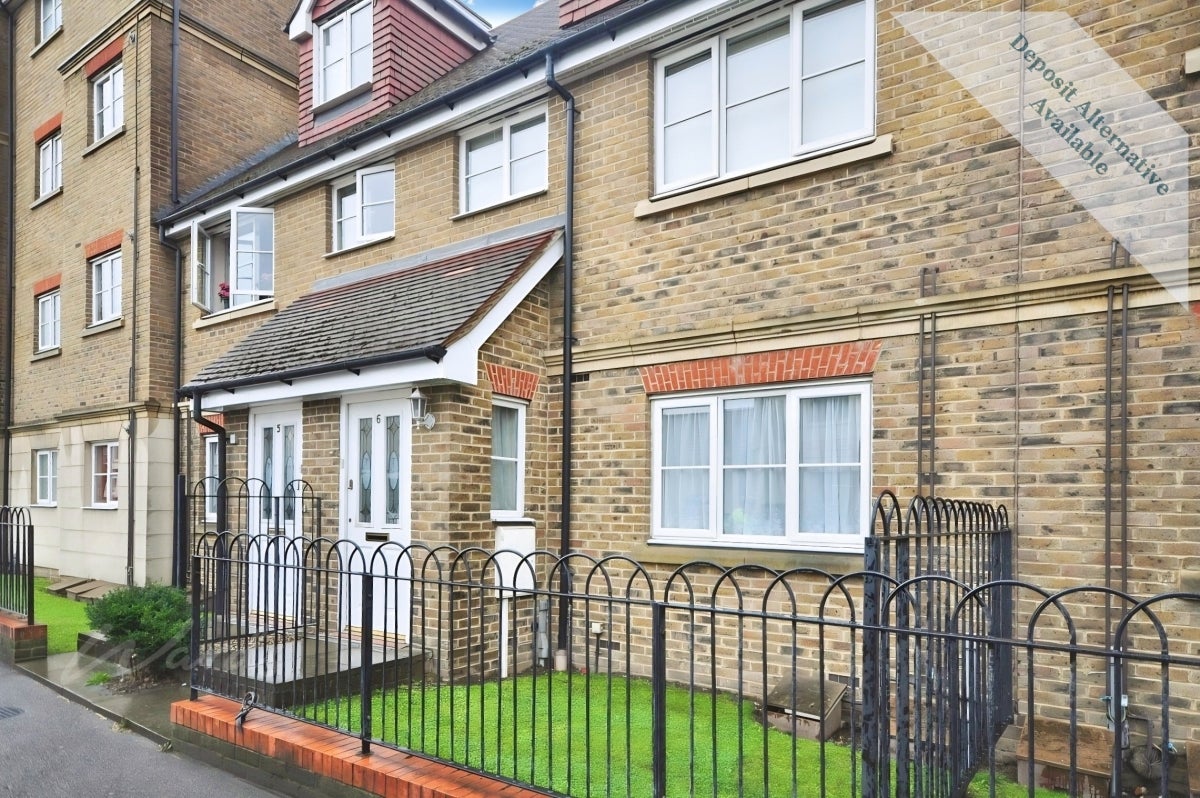 Flat Gazehill Avenue in Borough of Swale