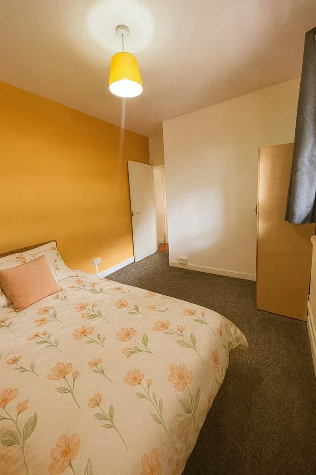 Room Poynders Gardens in Greater London