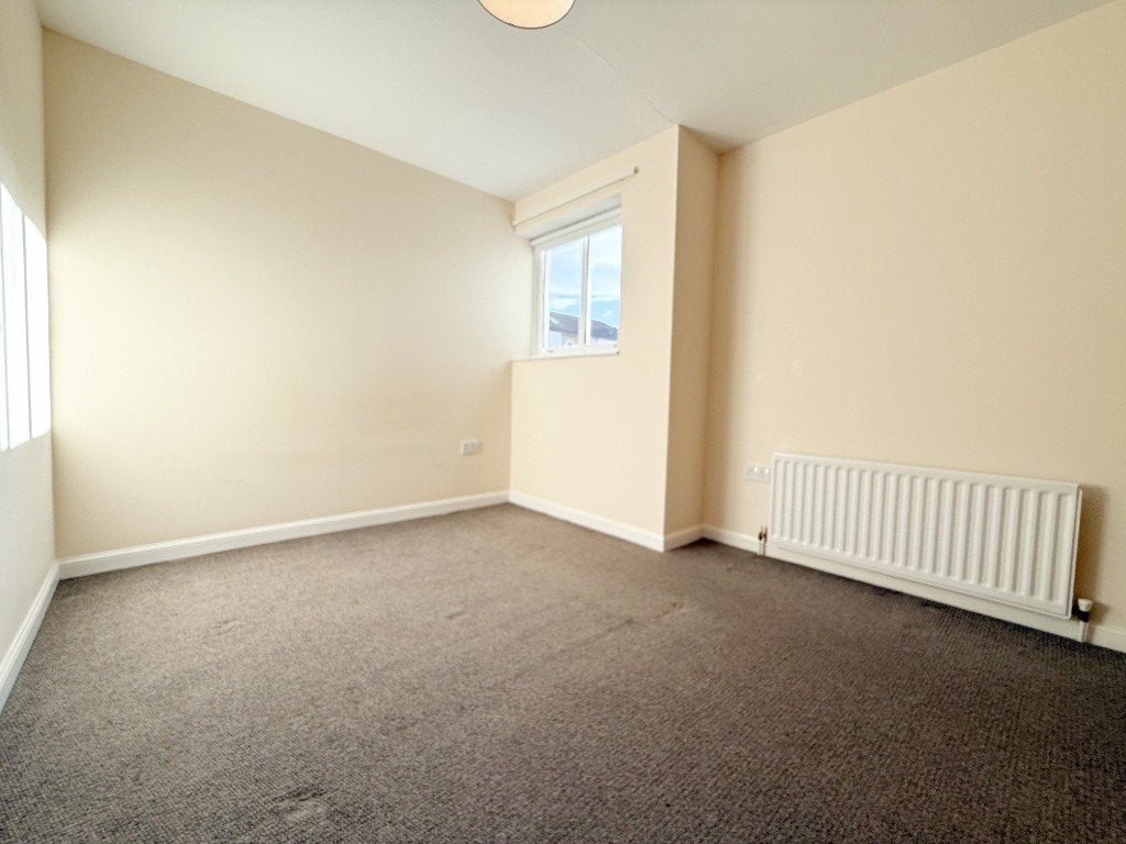 Flat Gogarloch Road in City of Edinburgh