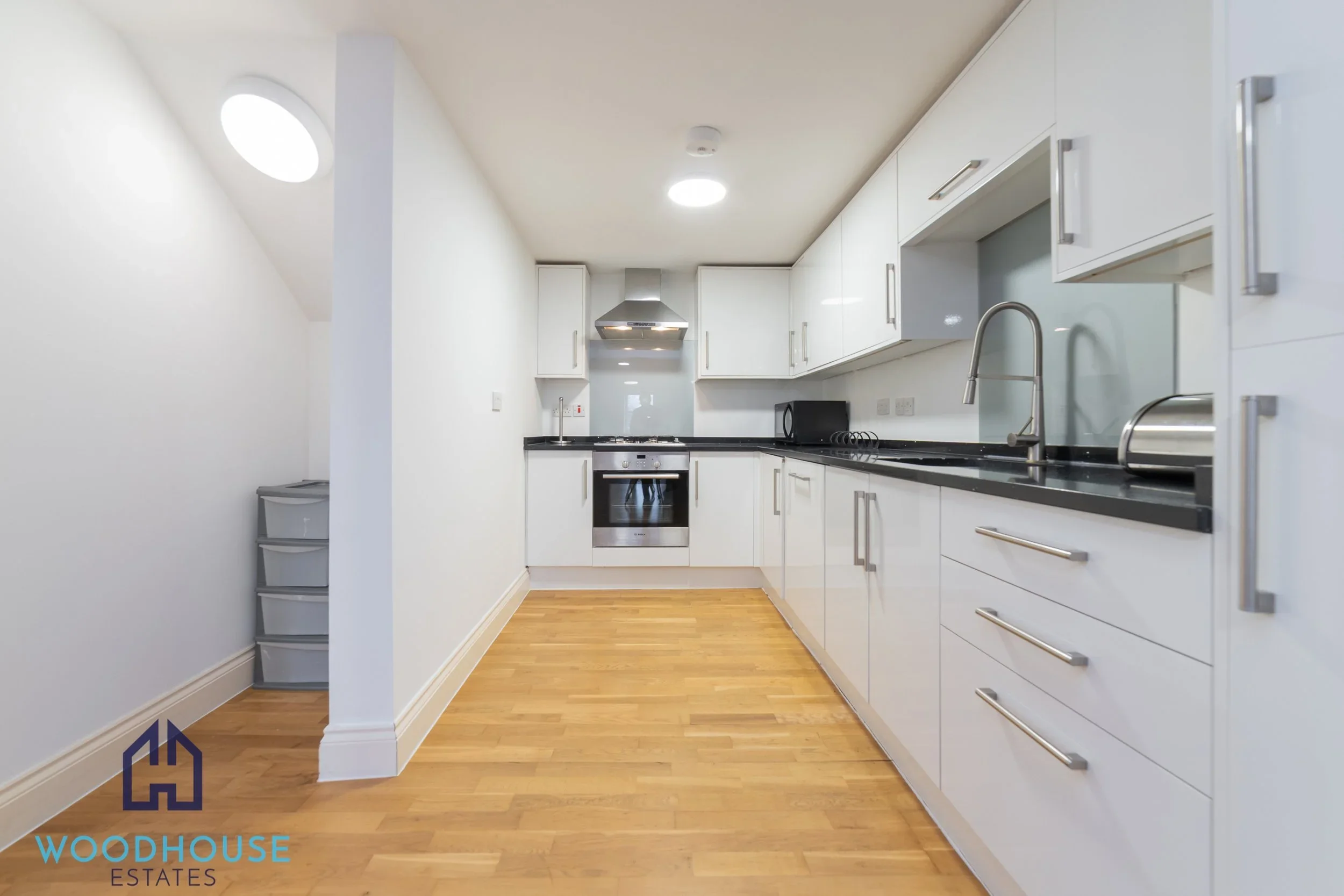 Flat Lodge Lane in Greater London