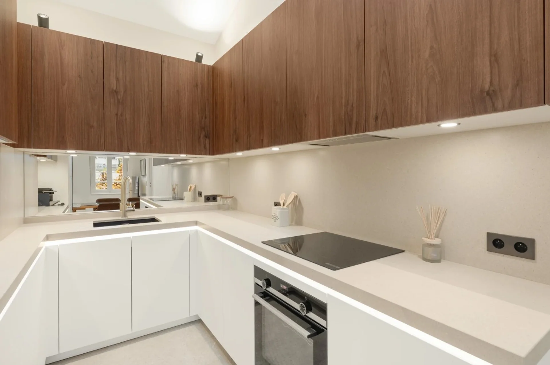 Flat Avenue Achille Peretti in Neuilly-sur-Seine