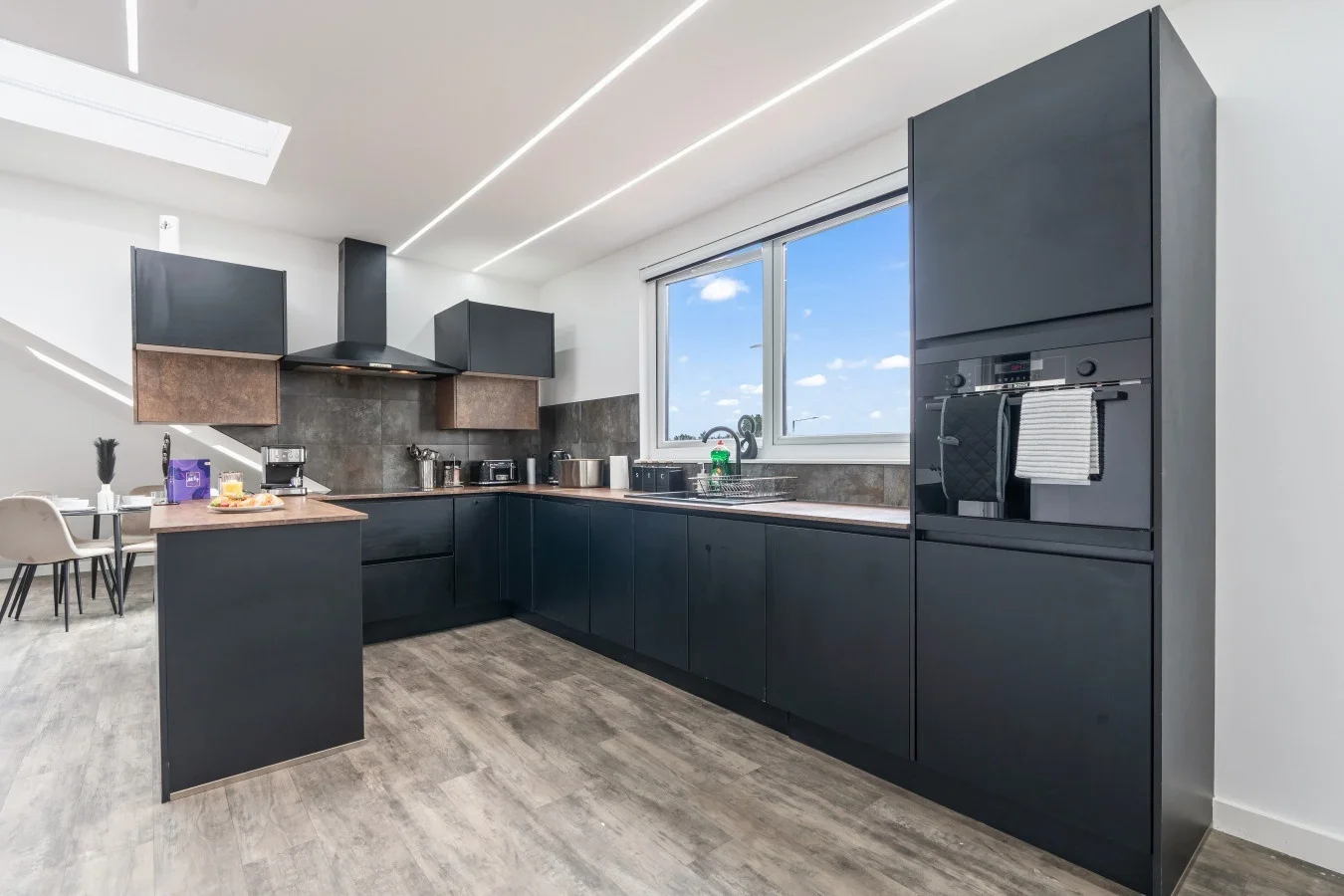 Flat Harefield Road in Greater London