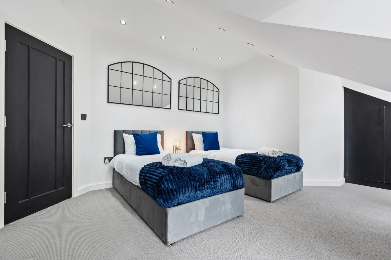 Flat Harefield Road in Greater London