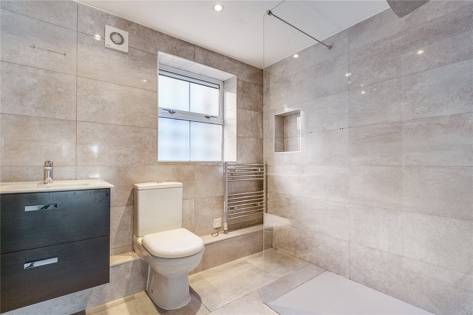Flat Gunter Grove in Greater London