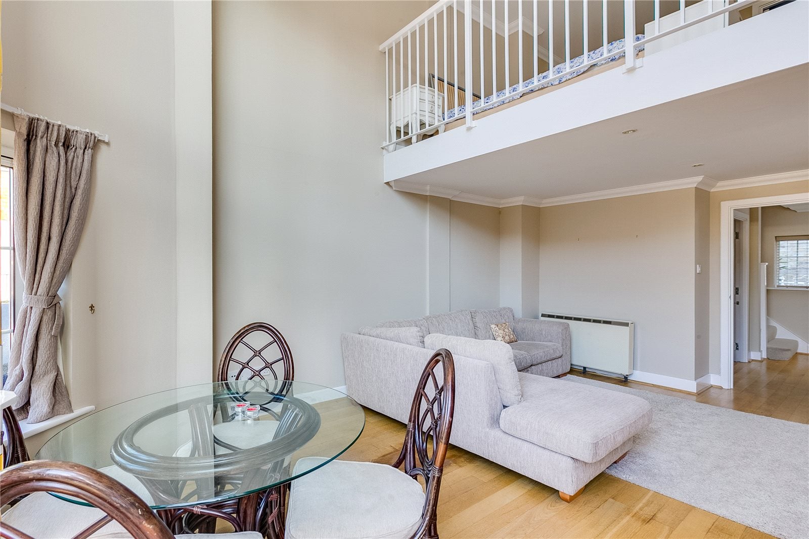 Flat Gunter Grove in Greater London