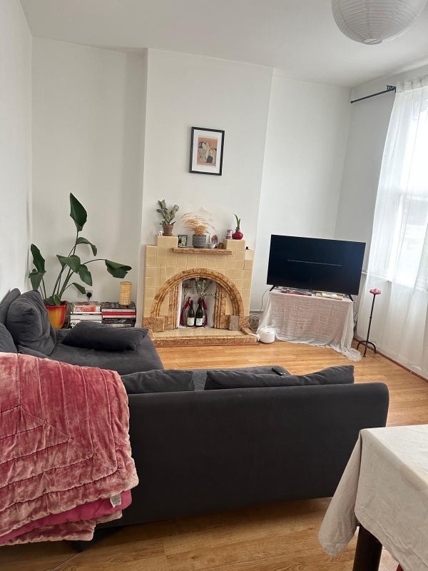 Room Homerton High Street in Greater London