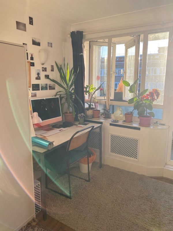 Room Commercial Road in Greater London