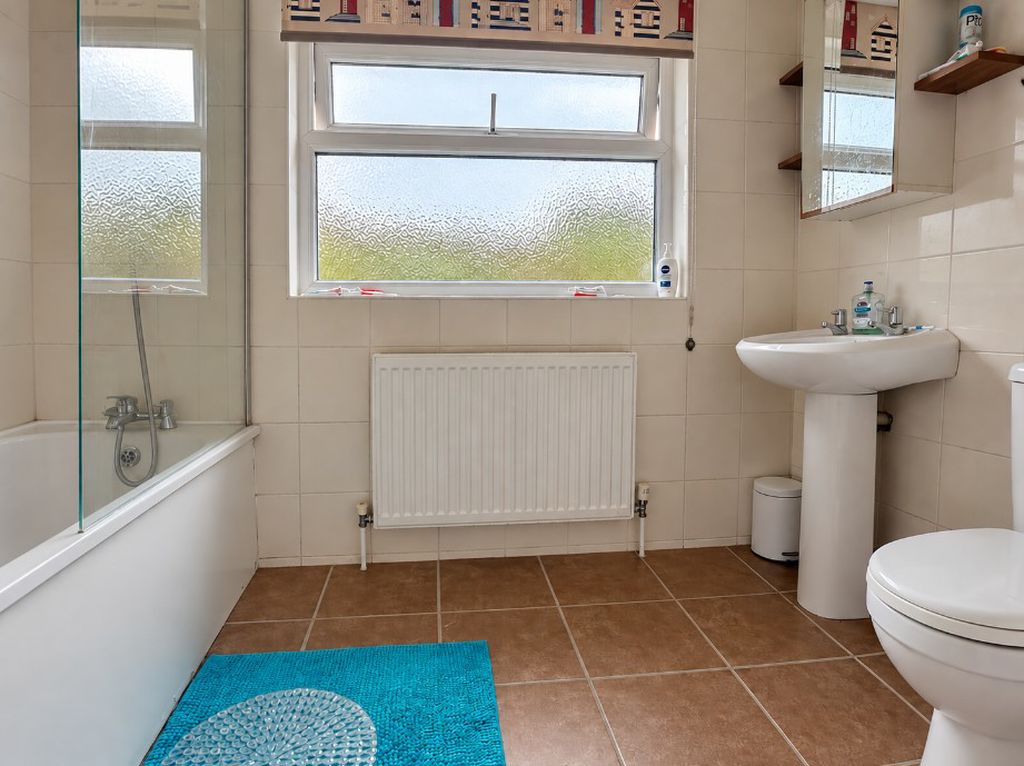 Room Oving Road in Chichester
