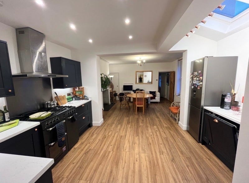 Room Ireton Road in Bristol