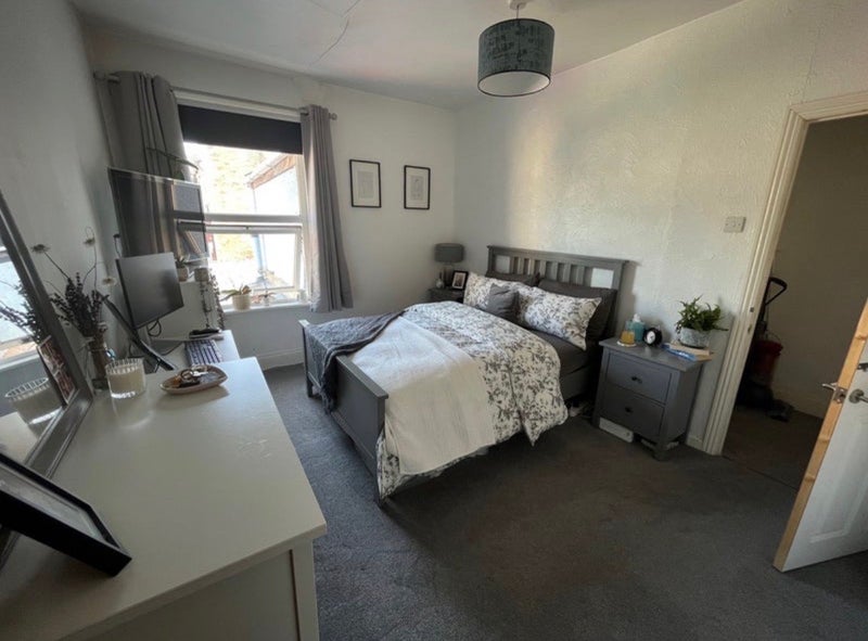 Room Ireton Road in Bristol