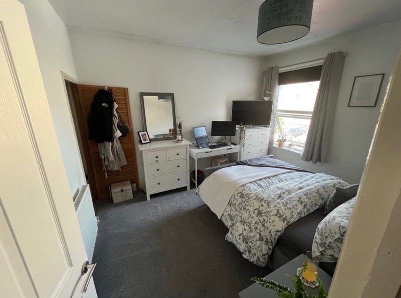 Room Ireton Road in Bristol