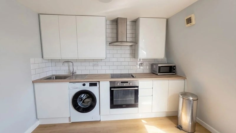 Room Morning Lane in Greater London
