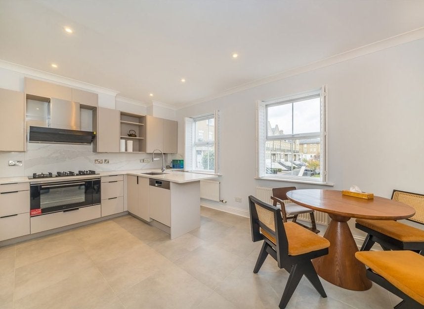 House Clearwater Place in Elmbridge
