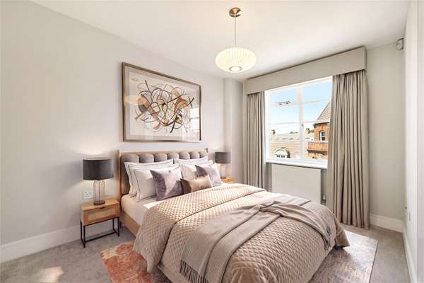 Flat Sloane Court East in Greater London