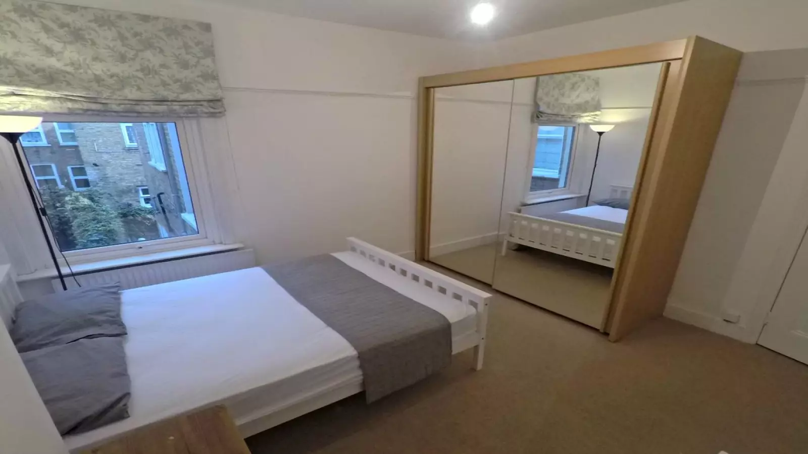 Flat St. Ann's Crescent in Greater London