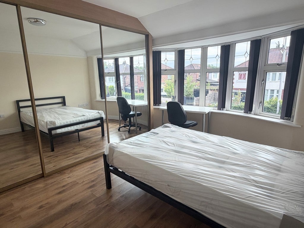 Flat Mornington Crescent in Manchester