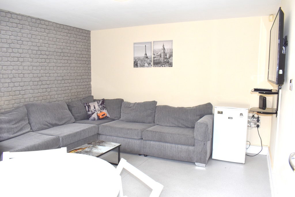 Flat Mornington Crescent in Manchester