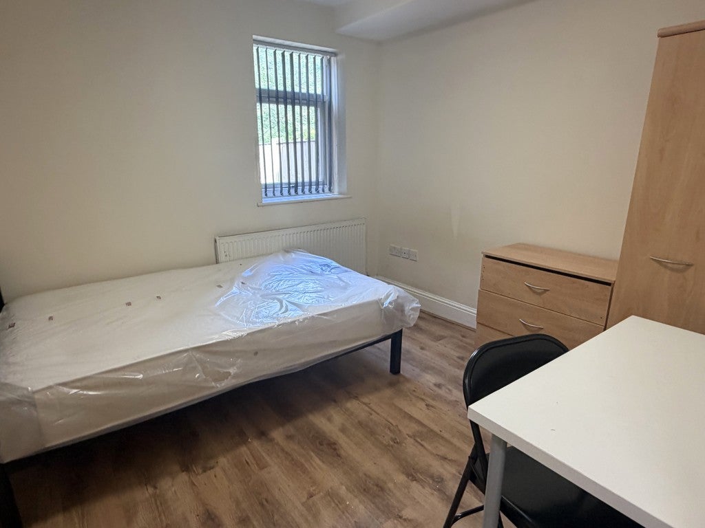 Flat Mornington Crescent in Manchester