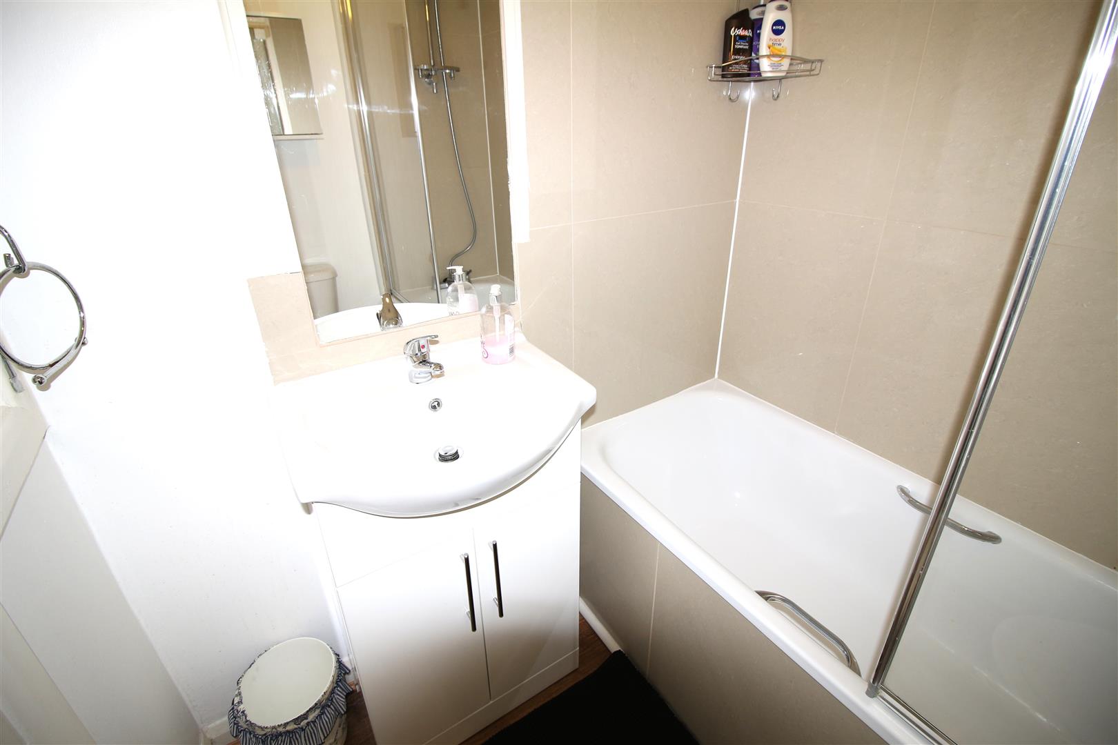 Room Beechcroft Avenue in Greater London