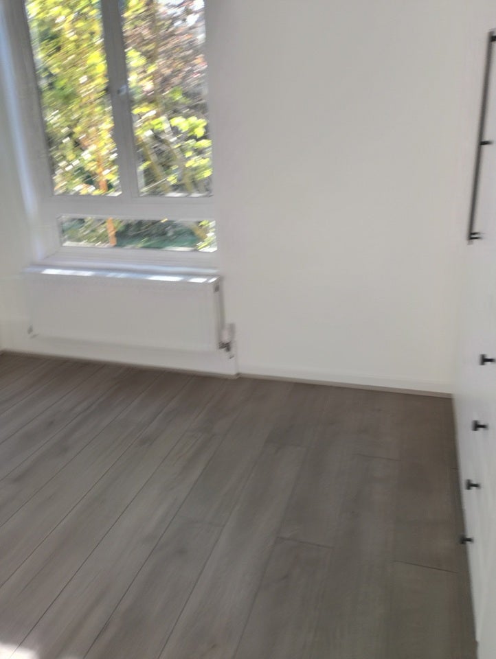 Flat Leswin Road in Greater London