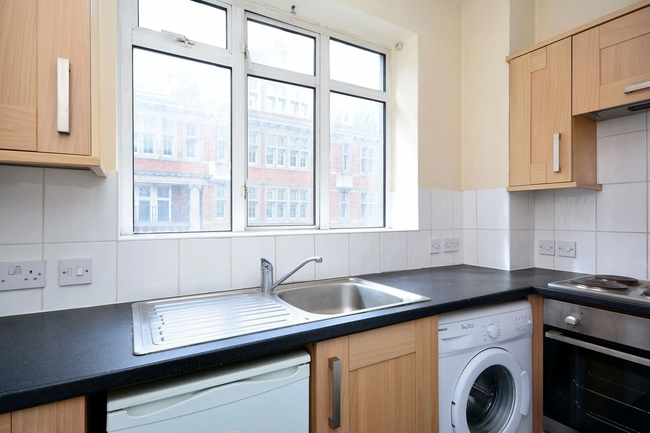Flat Warren Street in Greater London