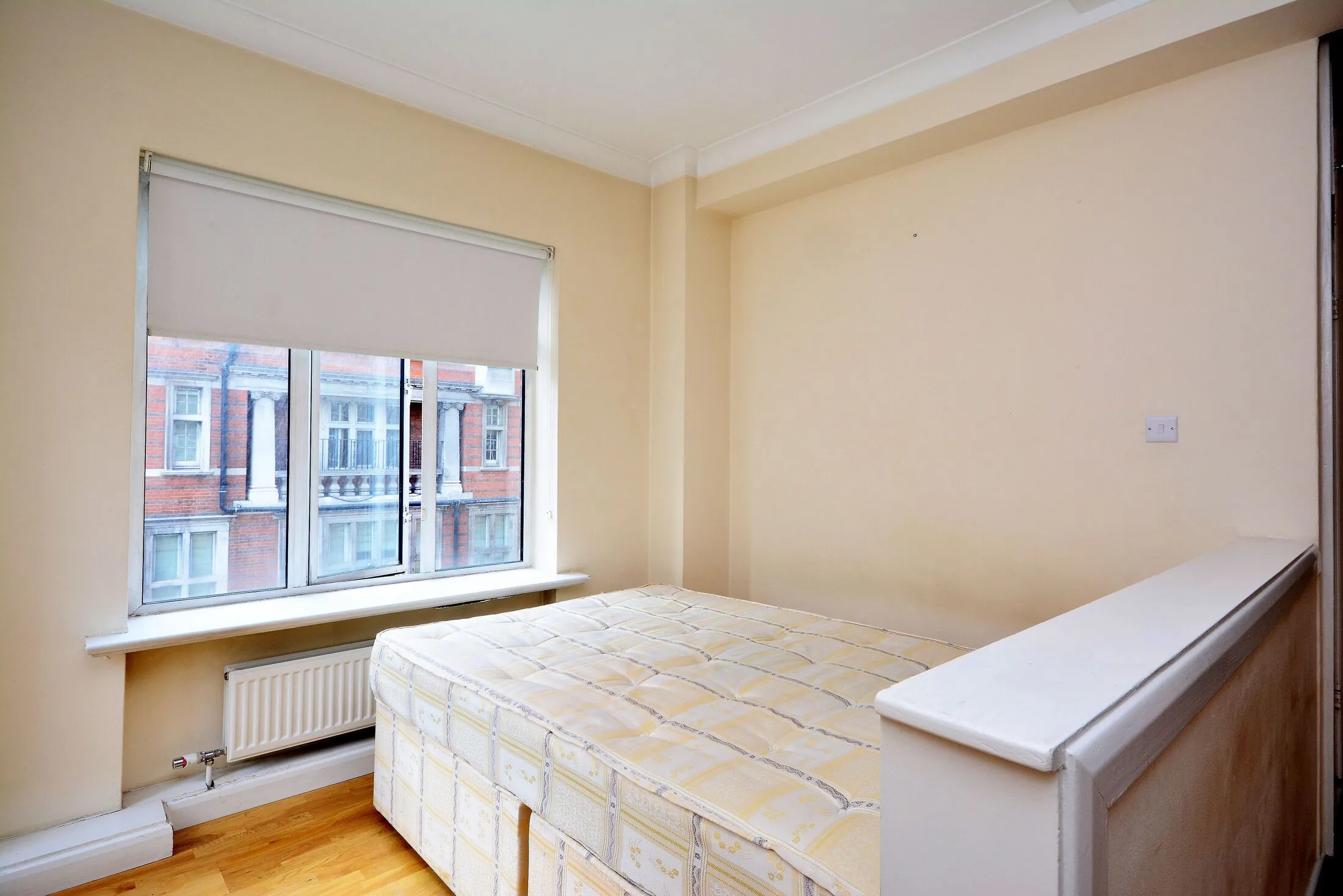 Flat Warren Street in Greater London