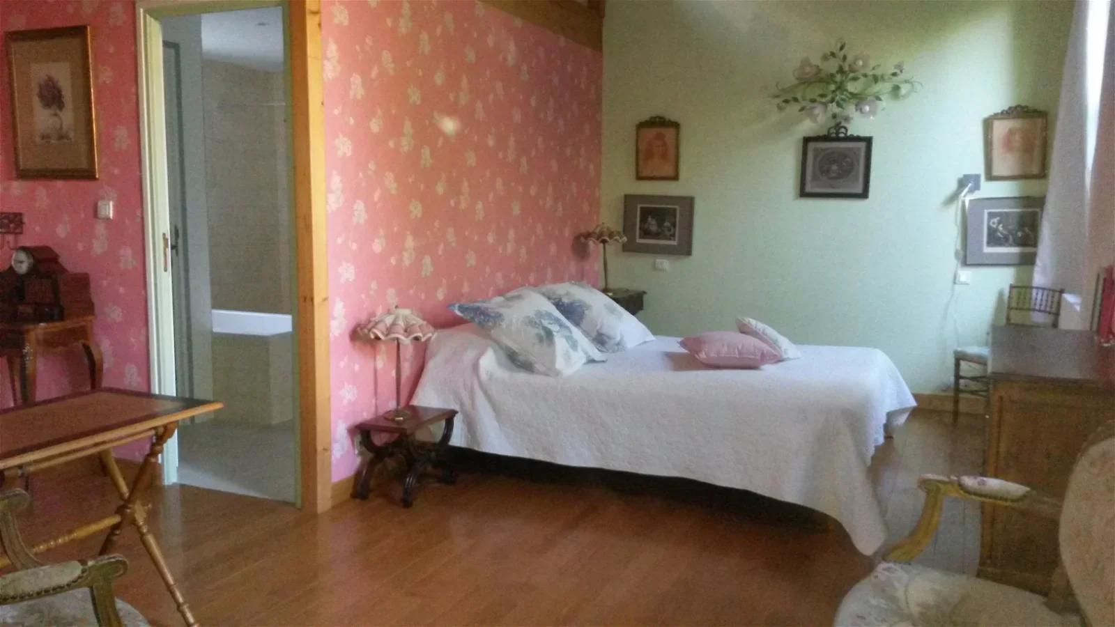 Room Rue Jean Baptiste Franque in Avignon