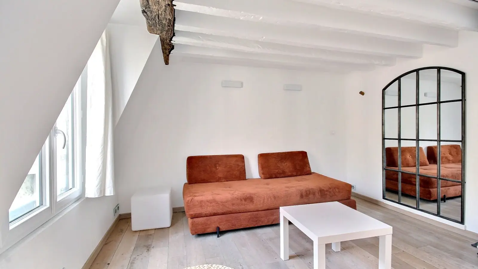 Flat Rue Saint-Denis in Paris