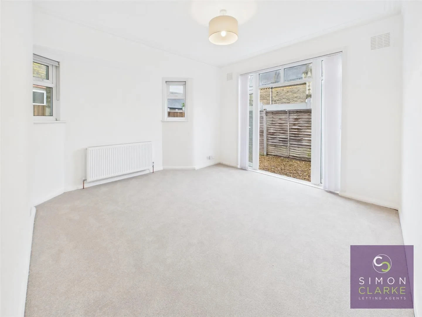 Flat Churchfield Avenue in Greater London