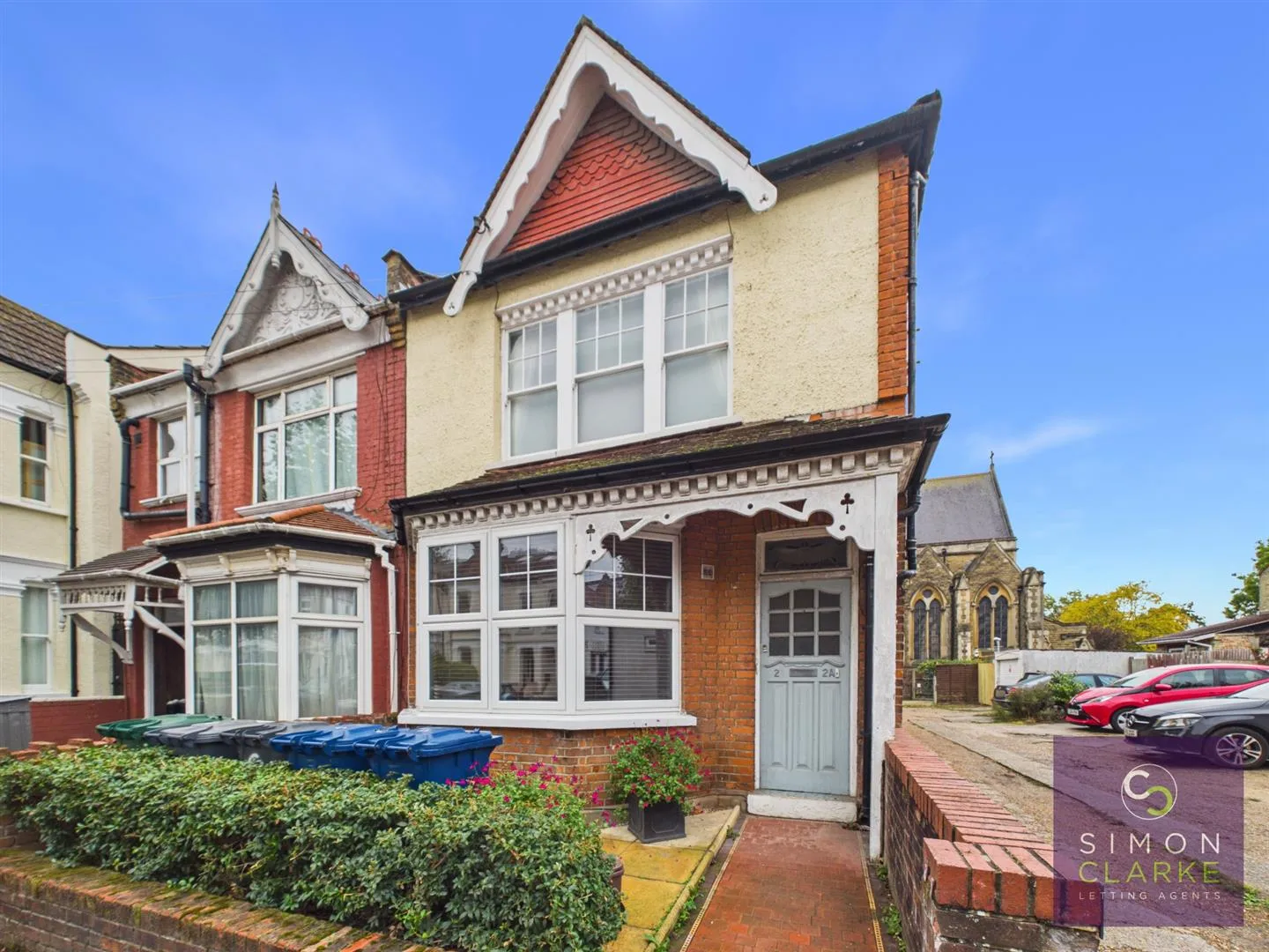 Flat Churchfield Avenue in Greater London