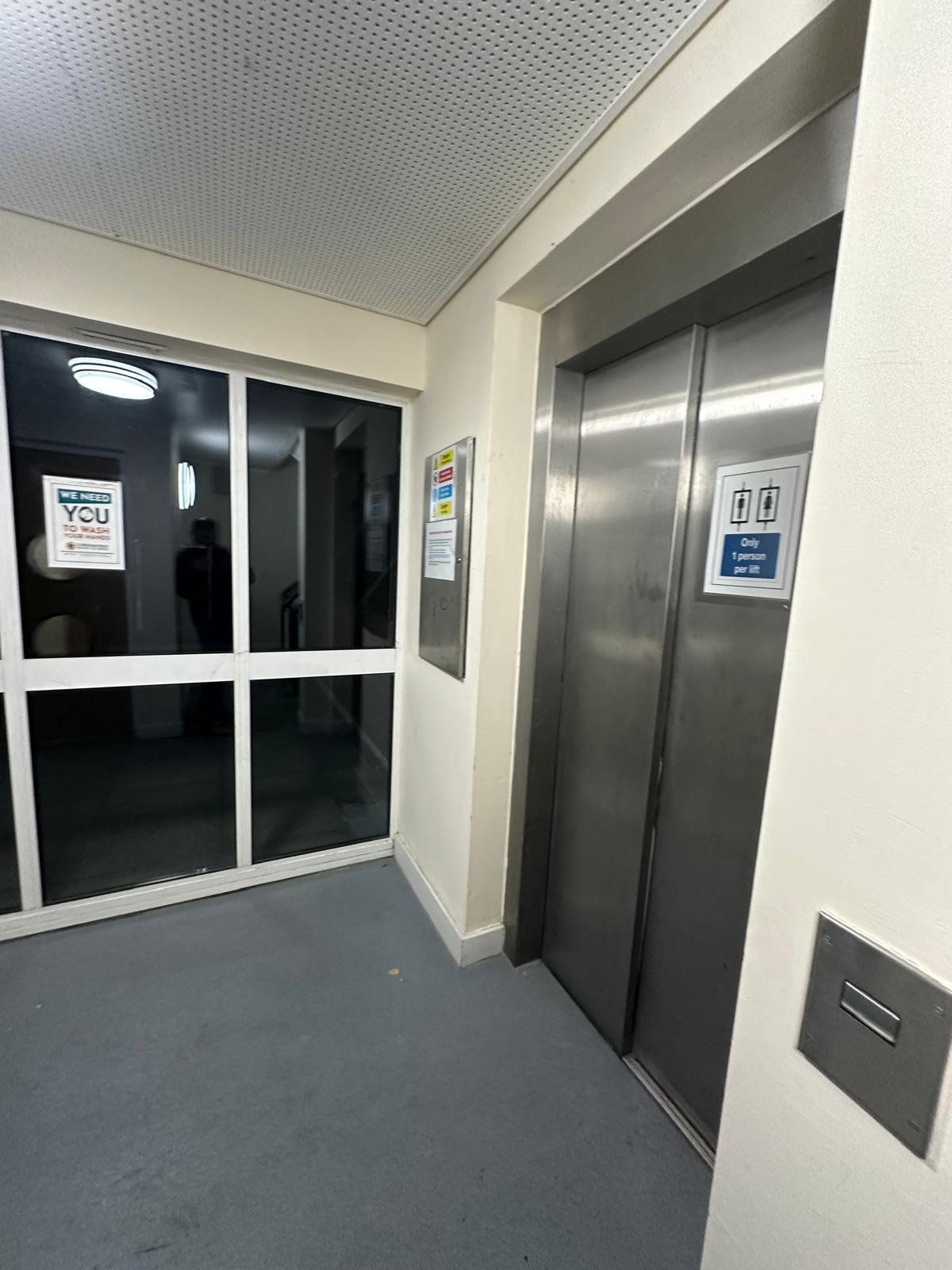 Flat Ilford Lane in Greater London