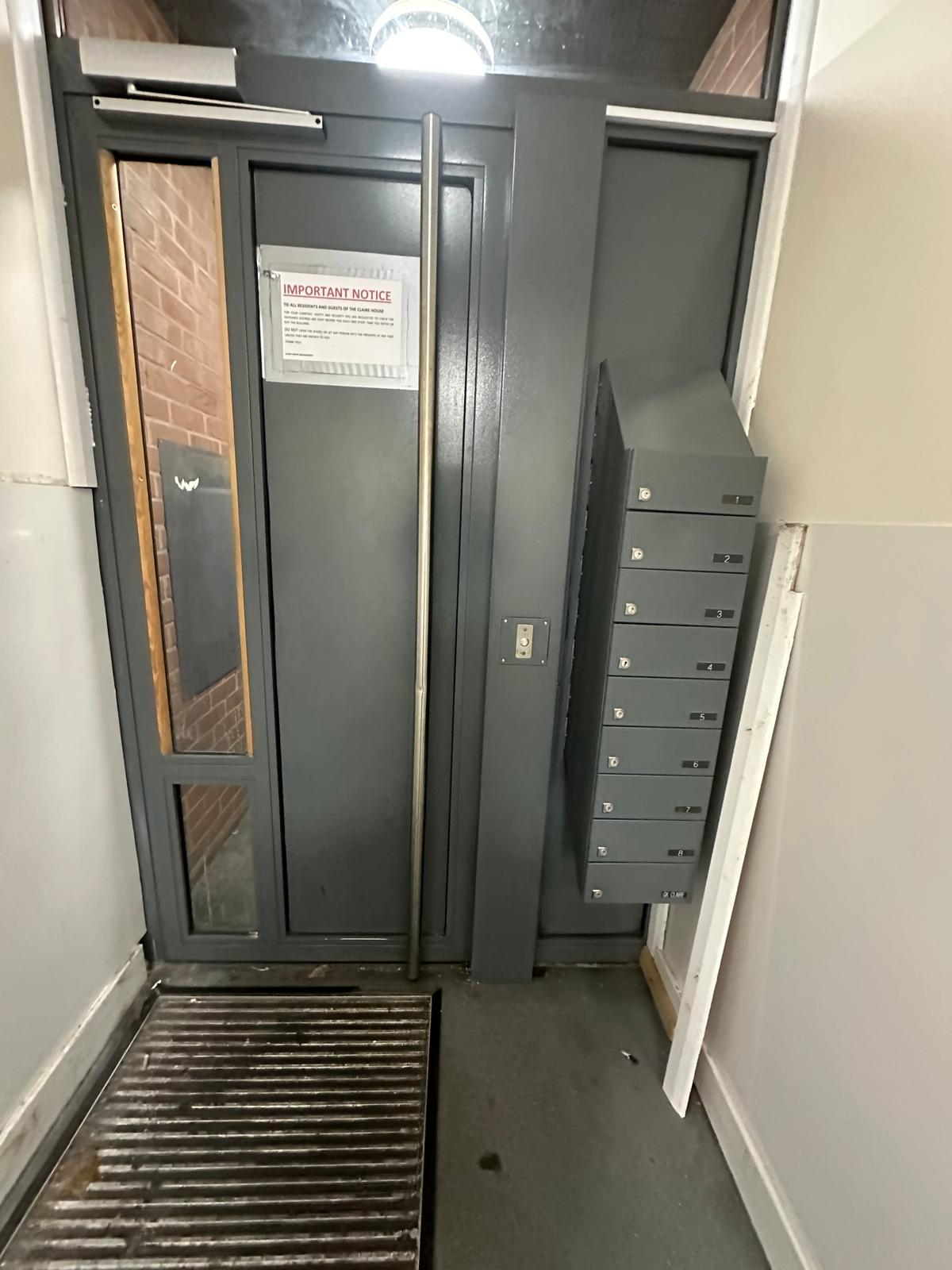 Flat Ilford Lane in Greater London